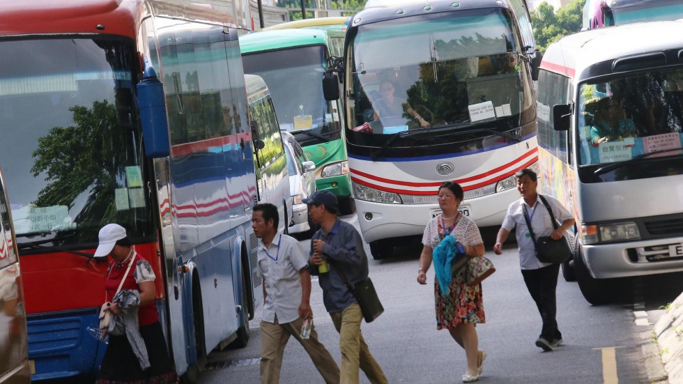 (EN) Summer days the worst for Hong Kong’s narrow Southside roads